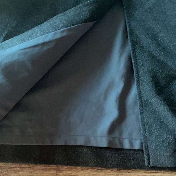 Babaton grey pencil skirt with slit euc 6 - Picture 3 of 7